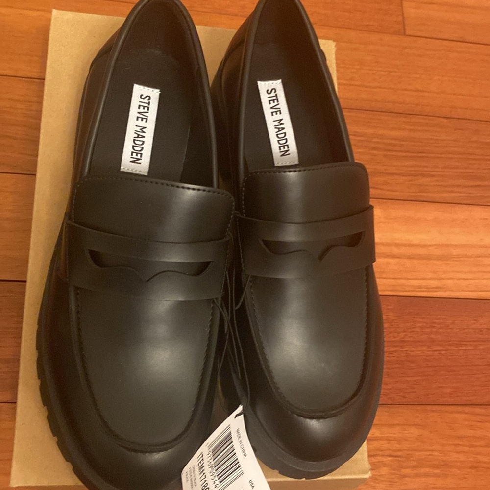 Steve Madden ladies Lug loafers , Black - Picture 5 of 6